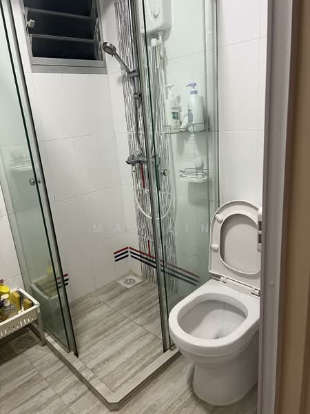 349 Tampines Street 33, 349 Tampines Street 33, 3 Bedrooms, 1,300 sqft, HDB Flat For Rent, by May Lin, 500102468 - Bathroom - PropertyGuru.com.sg