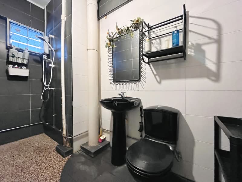 169 Bishan Street 13, 169 Bishan Street 13, 3 Bedrooms, 1,636 sqft, HDB Flat For Sale, by Jessin Chua, 500102486 - Bathroom - PropertyGuru.com.sg