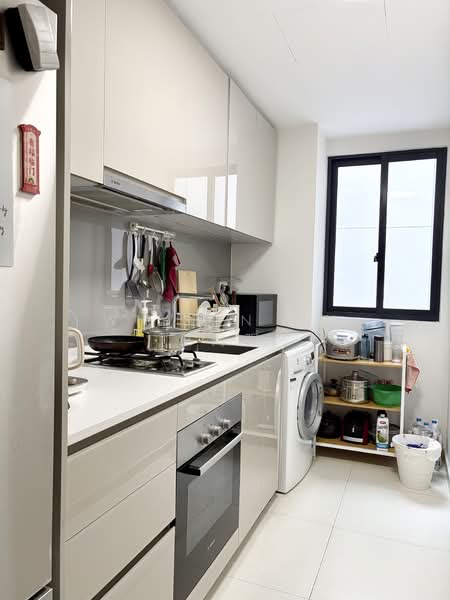 Lake Grande, 10 Jurong Lake Link, 2 Bedrooms, 721 sqft, Condominium For Sale, by Wilson Wu 巫海强, 500102498 - Kitchen - PropertyGuru.com.sg