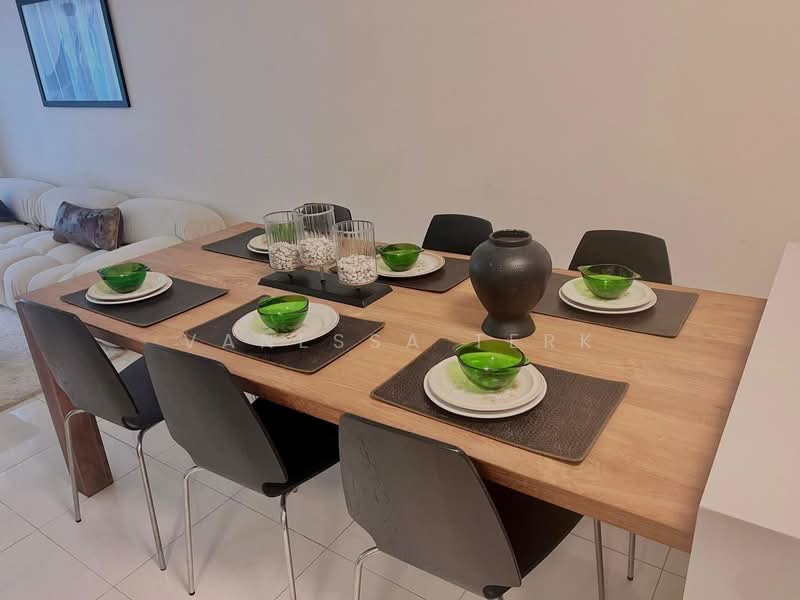 Melville Park, 18 Simei Street 1, 2 Bedrooms, 936 sqft, Apartment For Sale, by Vanessa Terk, 500102499 - Dining Room - PropertyGuru.com.sg