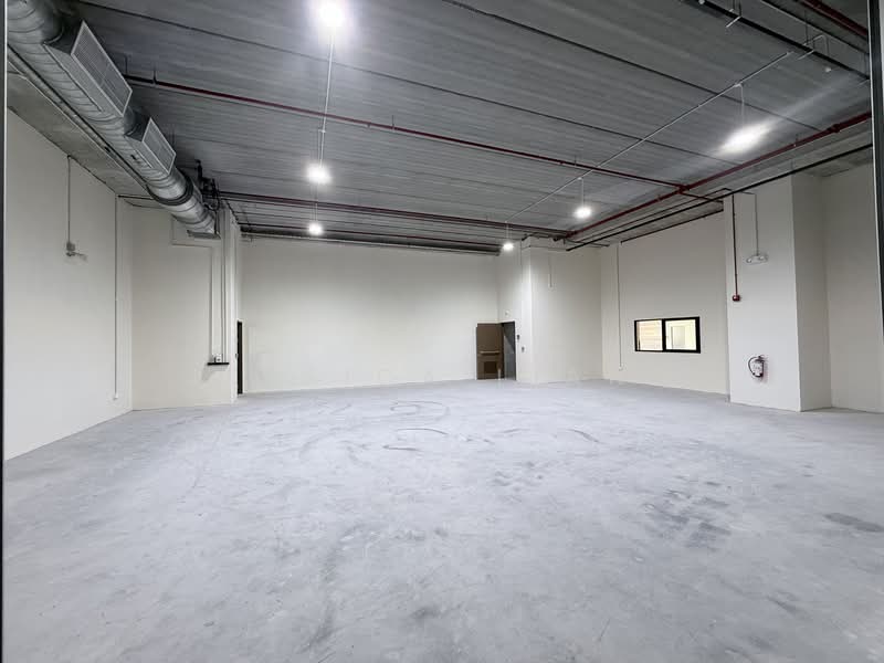 Ramp up / 20 container access / Dual keys, , 1,668 sqft, Factory / Workshop (B2) For Rent, by Jessica Liang, 500102500 - Interior - CommercialGuru.com.sg