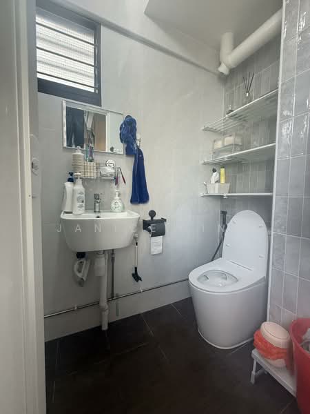 285 Tampines Street 22, 285 Tampines Street 22, Room Rental, 100 sqft, HDB Flat For Rent, by Janice Ting, 500102508 - Bathroom - PropertyGuru.com.sg