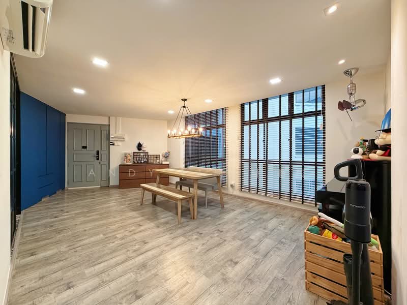 470 Segar Road, 470 Segar Road, 4 Bedrooms, 1,399 sqft, HDB Flat For Sale, by Andy Lim 林佳俊, 500102512 - Living Room - PropertyGuru.com.sg