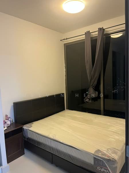 Smart Suites, 302 Sims Avenue, 1 Bedroom, 527 sqft, Condominium For Rent, by Melvin Heng, 500102527 - Bedroom - PropertyGuru.com.sg