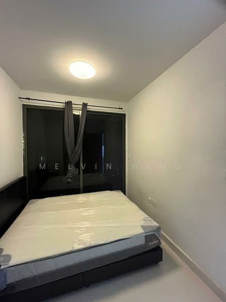 Smart Suites, 302 Sims Avenue, 1 Bedroom, 527 sqft, Condominium For Rent, by Melvin Heng, 500102527 - Bedroom - PropertyGuru.com.sg