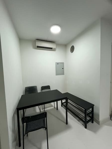 Smart Suites, 302 Sims Avenue, 1 Bedroom, 527 sqft, Condominium For Rent, by Melvin Heng, 500102527 - Interior - PropertyGuru.com.sg