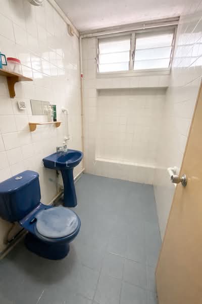 162 Yung Ping Road, 162 Yung Ping Road, 4 Bedrooms, 1,571 sqft, HDB Flat For Sale, by Billy Goh, 500102549 - Bathroom - PropertyGuru.com.sg