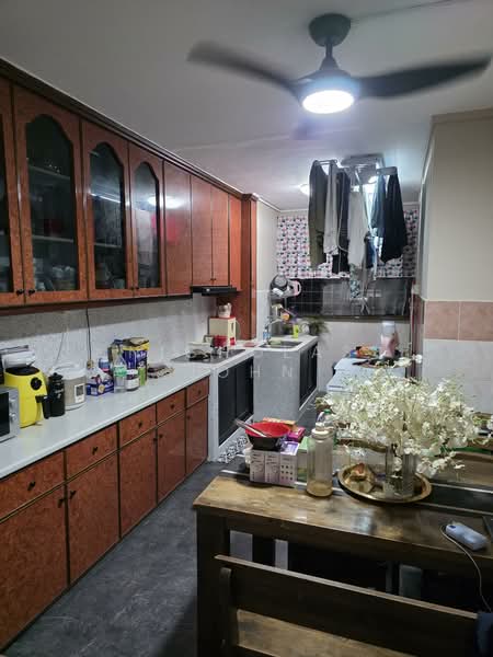 249 Bukit Batok East Avenue 5, 249 Bukit Batok East Avenue 5, 2 Bedrooms, 786 sqft, HDB Flat For Sale, by Nicholas John, 500102551 - PropertyGuru.com.sg
