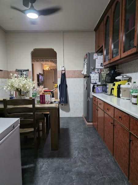 249 Bukit Batok East Avenue 5, 249 Bukit Batok East Avenue 5, 2 Bedrooms, 786 sqft, HDB Flat For Sale, by Nicholas John, 500102551 - PropertyGuru.com.sg