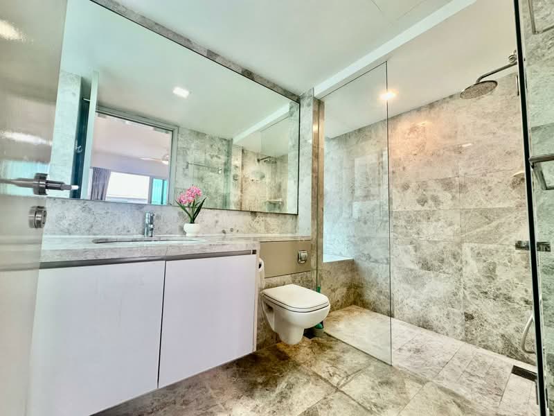 Optima @ Tanah Merah, 80 Tanah Merah Kechil Avenue, 3 Bedrooms, 1,959 sqft, Apartment For Sale, by Kavin Kuah, 500102557 - Bathroom - PropertyGuru.com.sg