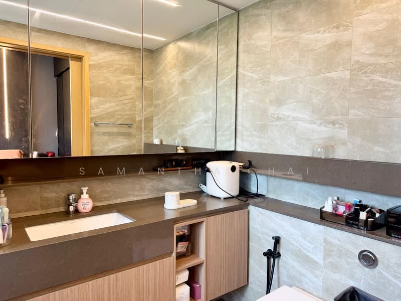 The Jovell, 21 Flora Drive, 3 Bedrooms, 904 sqft, Condominium For Sale, by Samantha Chai, 500102574 - Bathroom - PropertyGuru.com.sg