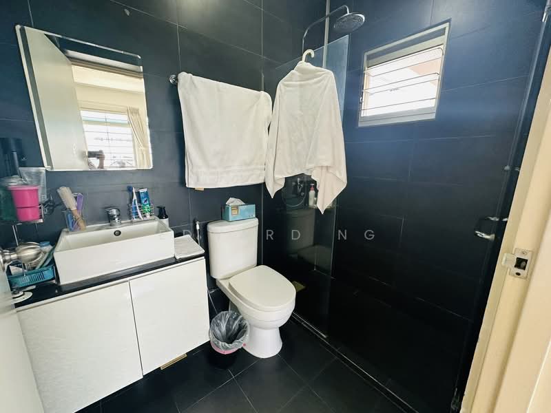 969 Hougang Street 91, 969 Hougang Street 91, 3 Bedrooms, 1,033 sqft, HDB Flat For Sale, by Edward Ng, 500102580 - Bathroom - PropertyGuru.com.sg