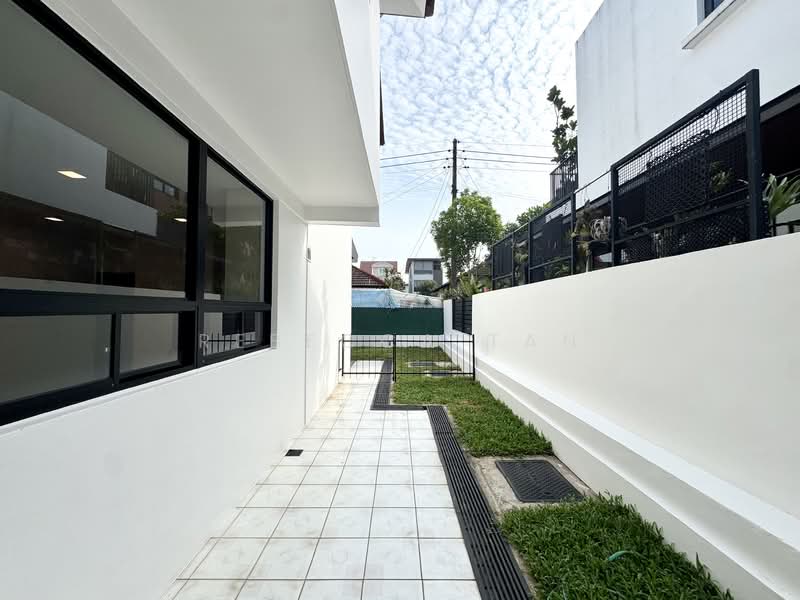 Serangoon Garden Estate, Crowhurst Drive, 5 Bedrooms, 5,000 sqft, Semi-Detached House For Rent, by Rebecca Tan, 500102591 - Side - PropertyGuru.com.sg