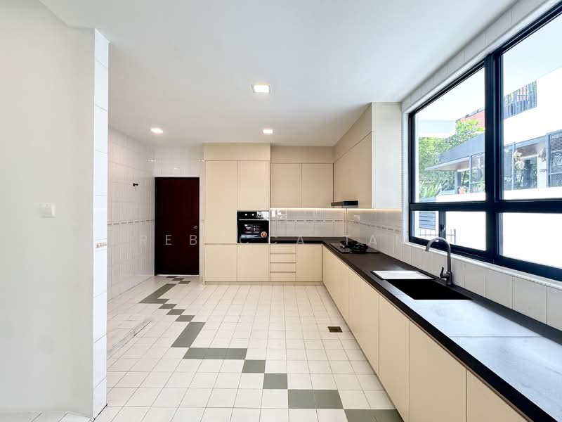 Serangoon Garden Estate, Crowhurst Drive, 5 Bedrooms, 5,000 sqft, Semi-Detached House For Rent, by Rebecca Tan, 500102591 - Kitchen - PropertyGuru.com.sg