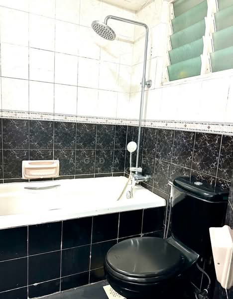 Melville Park, 12 Simei Street 1, 2 Bedrooms, 1,001 sqft, Condominium For Rent, by Magdalene Lek, 500102608 - Bathroom - PropertyGuru.com.sg