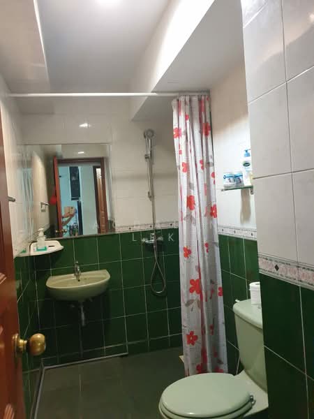 Melville Park, 12 Simei Street 1, 2 Bedrooms, 1,001 sqft, Condominium For Rent, by Magdalene Lek, 500102608 - Bathroom - PropertyGuru.com.sg