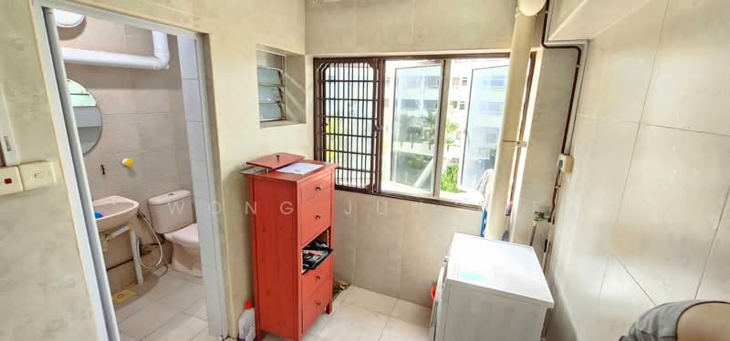 19 Queen's Close, 19 Queen's Close, 3 Bedrooms, 1,152 sqft, HDB Flat For Sale, by Wong Jun Jie, 500102618 - Bathroom - PropertyGuru.com.sg