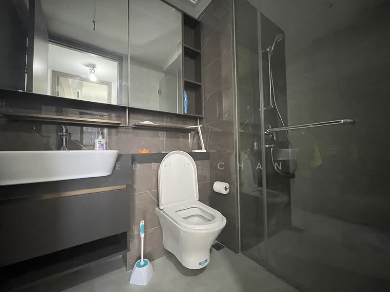 The Florence Residences, 91 Hougang Avenue 2, 2 Bedrooms, 667 sqft, Condominium For Rent, by Cedric Chan, 500102629 - Bathroom - PropertyGuru.com.sg