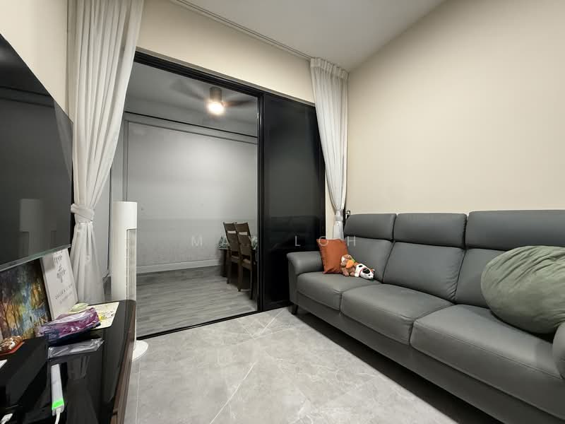 Mayfair Gardens, 8 Rifle Range Road, 1 Bedroom, 570 sqft, Condominium For Sale, by May Loh, 500102638 - Living Room - PropertyGuru.com.sg