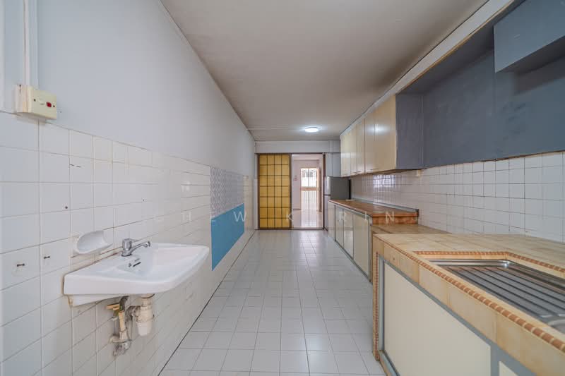 307 Bukit Batok Street 31, 307 Bukit Batok Street 31, 3 Bedrooms, 1,001 sqft, HDB Flat For Sale, by Chew Karin, 500102640 - Kitchen - PropertyGuru.com.sg