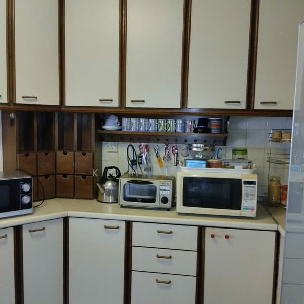 Ivory Heights, 122 Jurong East Street 13, 3 Bedrooms, 1,688 sqft, Condominium For Sale, by Koh L H, 500102643 - Kitchen - PropertyGuru.com.sg