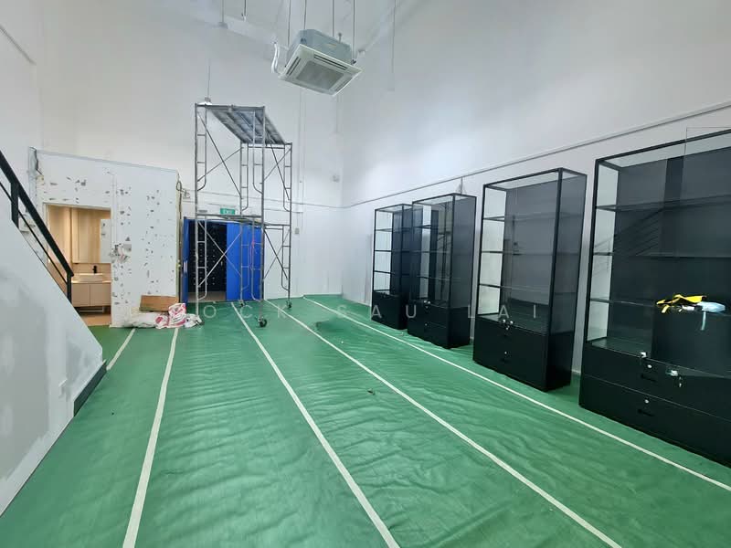 Oxley BizHub, 61 Ubi Road 1, 1,690 sqft, Light Industrial (B1) For Sale, by Lock Sau Lai, 500102647 - Interior - CommercialGuru.com.sg