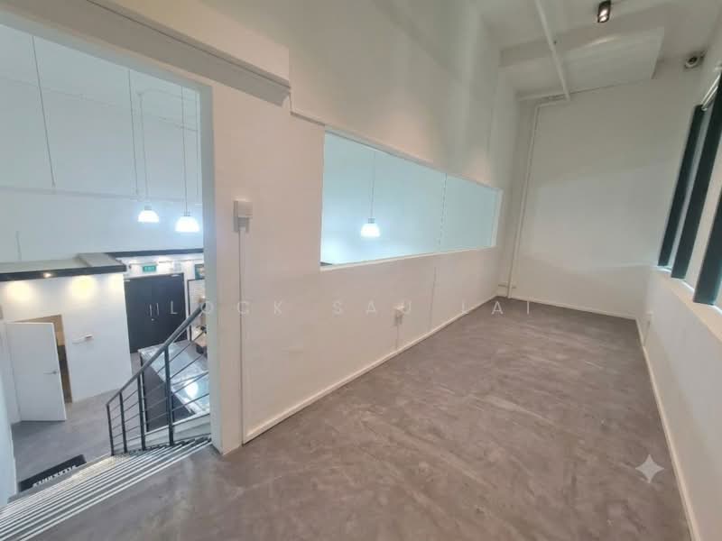 Oxley BizHub, 61 Ubi Road 1, Eunos / Geylang / Paya Lebar, 1,690 sqft, Light Industrial (B1) For Sale, by Lock Sau Lai, 500102647 - mezzanine floor - CommercialGuru.com.sg