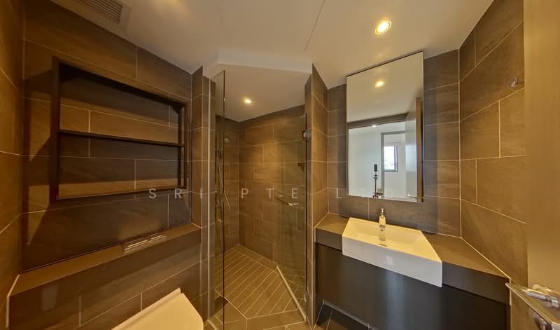 Affinity At Serangoon, 32 Serangoon North Avenue 1, 2 Bedrooms, 732 sqft, Condominium For Rent, by VINCENT LYE, 500102659 - Bathroom - PropertyGuru.com.sg