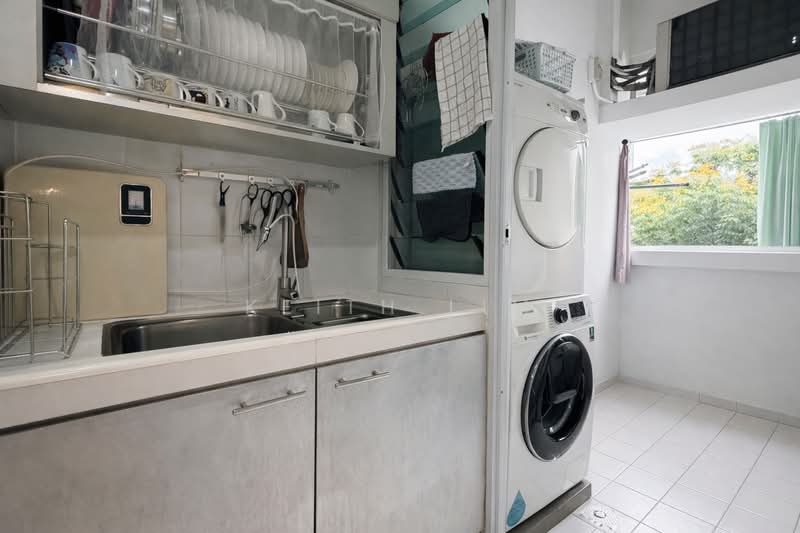 Villa De West, 385 Pasir Panjang Road, 2 Bedrooms, 1,012 sqft, Condominium For Rent, by Keith Lim, 500102661 - Kitchen - PropertyGuru.com.sg