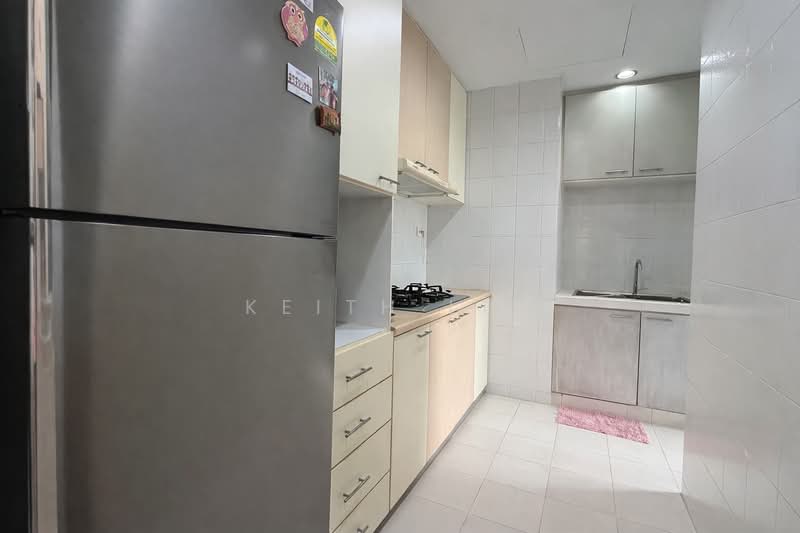 Villa De West, 385 Pasir Panjang Road, 2 Bedrooms, 1,012 sqft, Condominium For Rent, by Keith Lim, 500102661 - Kitchen - PropertyGuru.com.sg