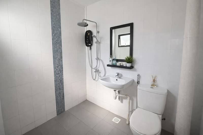 535 Bukit Batok Street 52, 535 Bukit Batok Street 52, 3 Bedrooms, 1,572 sqft, HDB Flat For Sale, by Stefan Tan 陳俊豪, 500102663 - Bathroom - PropertyGuru.com.sg