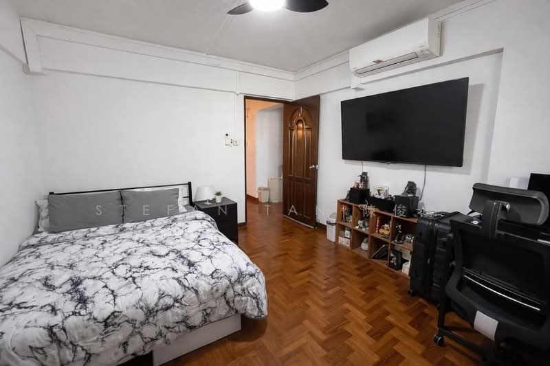 535 Bukit Batok Street 52, 535 Bukit Batok Street 52, 3 Bedrooms, 1,572 sqft, HDB Flat For Sale, by Stefan Tan 陳俊豪, 500102663 - Bedroom - PropertyGuru.com.sg