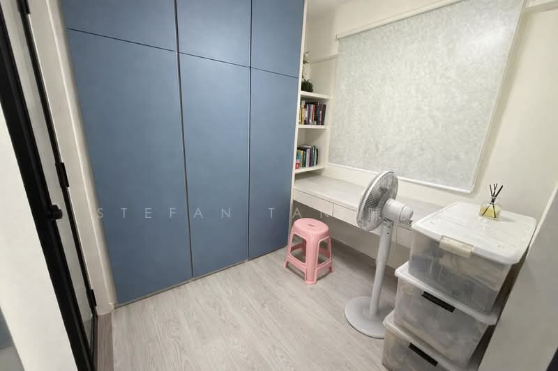 535 Bukit Batok Street 52, 535 Bukit Batok Street 52, 3 Bedrooms, 1,572 sqft, HDB Flat For Sale, by Stefan Tan 陳俊豪, 500102663 - Study Room - PropertyGuru.com.sg
