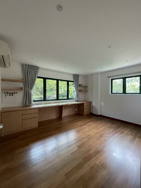 717 Bukit Timah Road, Bukit Timah road, 4 Bedrooms, 2,800 sqft, Town House For Rent, by Karen Tan, 500102666 - Master room  - PropertyGuru.com.sg