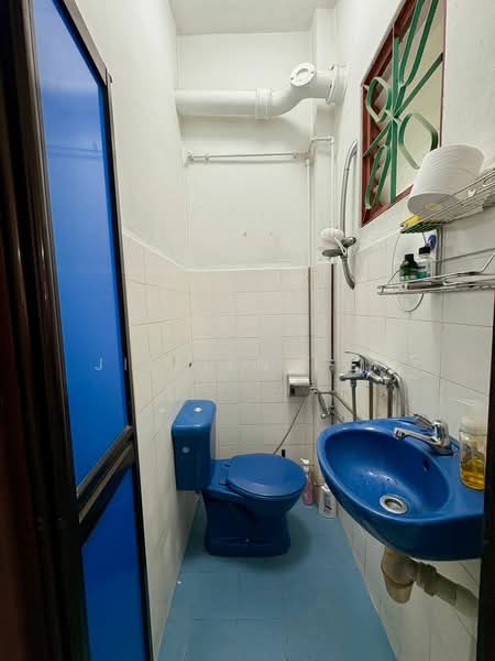 Simon Place, Simon Place, 4 Bedrooms, 2,600 sqft, Corner Terrace For Sale, by Jillien Lum, 500102667 - Bathroom - PropertyGuru.com.sg