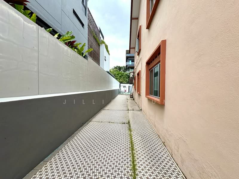 Simon Place, Simon Place, 4 Bedrooms, 2,600 sqft, Corner Terrace For Sale, by Jillien Lum, 500102667 - Exterior - PropertyGuru.com.sg