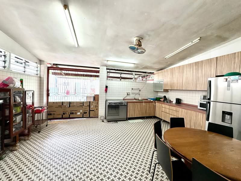 Simon Place, Simon Place, 4 Bedrooms, 2,600 sqft, Corner Terrace For Sale, by Jillien Lum, 500102667 - Kitchen - PropertyGuru.com.sg