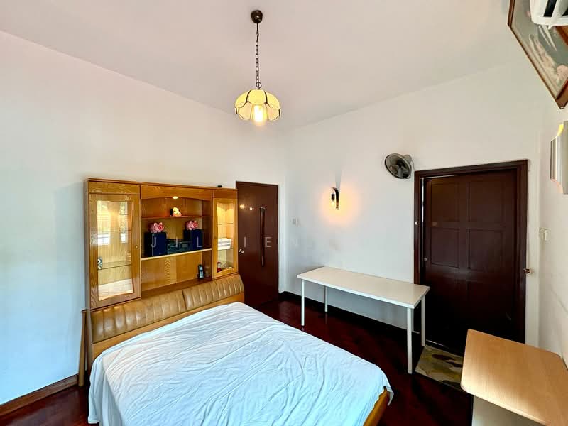 Simon Place, Simon Place, 4 Bedrooms, 2,600 sqft, Corner Terrace For Sale, by Jillien Lum, 500102667 - Bedroom - PropertyGuru.com.sg