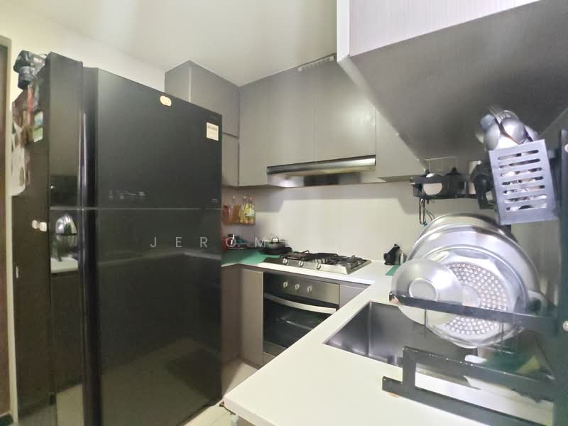 FLO Residence, Punggol Field Walk, 3 Bedrooms, 1,012 sqft, Condominium For Rent, by Jerome Woo, 500102692 - Kitchen - PropertyGuru.com.sg