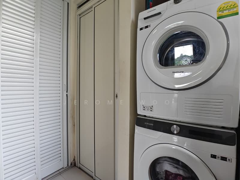 FLO Residence, Punggol Field Walk, 3 Bedrooms, 1,012 sqft, Condominium For Rent, by Jerome Woo, 500102692 - Maid Room + Toilet  - PropertyGuru.com.sg