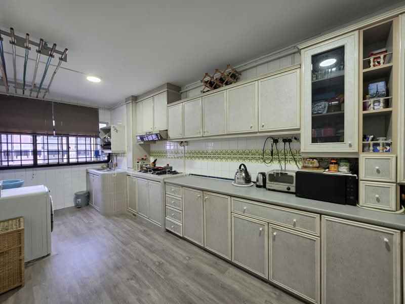 319 Woodlands Street 31, 319 Woodlands Street 31, 3 Bedrooms, 1,108 sqft, HDB Flat For Sale, by Jeremy Peh, 500102695 - Kitchen - PropertyGuru.com.sg