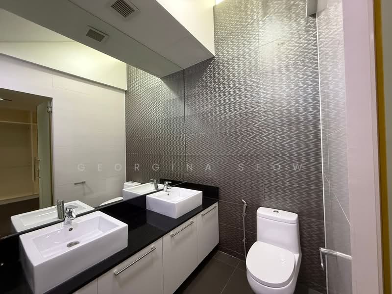 Sennett Estate, Willow Avenue, 5 Bedrooms, 2,756 sqft, Terraced House For Rent, by Georgina Seow, 500102701 - Bathroom - PropertyGuru.com.sg