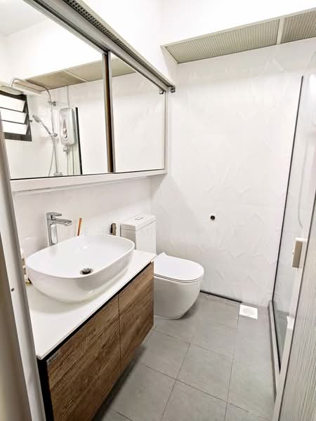 2D Sri Geylang Serai, 2D Geylang Serai, 3 Bedrooms, 1,001 sqft, HDB Flat For Sale, by Jeremy Peh, 500102708 - Bathroom - PropertyGuru.com.sg