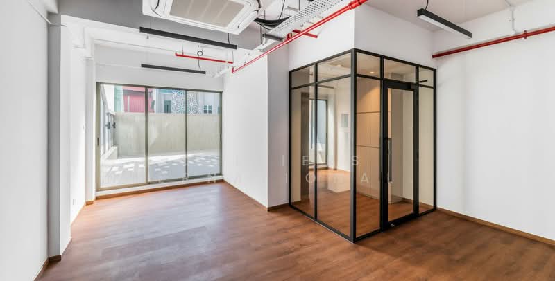 Renovated shophouse; Prime location; Lift access, 45 Hong Kong Street, 985 sqft, Office For Rent, by AGNES HEU, 500102710 - Interior - CommercialGuru.com.sg