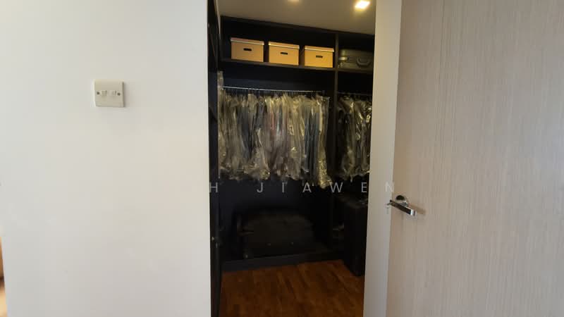 321B Anchorvale Drive, 321B Anchorvale Drive, 3 Bedrooms, 1,184 sqft, HDB Flat For Sale, by Goh Jiawen, 500102712 - Walk in closet  - PropertyGuru.com.sg