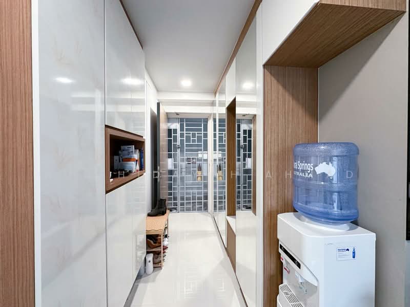 530B Pasir Ris Drive 1, 530B Pasir Ris Drive 1, 2 Bedrooms, 700 sqft, HDB Flat For Sale, by Nur Hidayah Ahmad, 500102721 - Entrance - PropertyGuru.com.sg