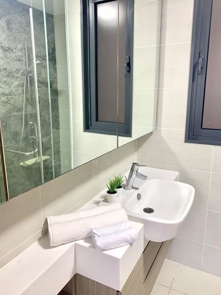 The Lakefront Residences, 42 Lakeside Drive, Room Rental, 180 sqft, Condominium For Rent, by Kenny Loh, 500102733 - Bathroom - PropertyGuru.com.sg