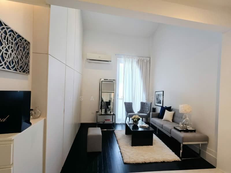 East Conservation Charmer, Nearby Joo Chiat Place Conservation House, 2 Bedrooms, 2,150 sqft, Conservation House For Sale, by Susan Prior, 500102738 - Living Room - PropertyGuru.com.sg