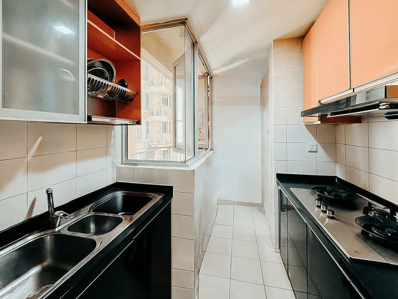Kovan Melody, 37 Kovan Road, 3 Bedrooms, 1,292 sqft, Condominium For Sale, by Cyril Tuzemen, 500102750 - Kitchen - PropertyGuru.com.sg