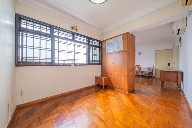 144 Lorong 2 Toa Payoh, 144 Lorong 2 Toa Payoh, 3 Bedrooms, 979 sqft, HDB Flat For Sale, by Joshua Lim, 500102753 - Living Room - PropertyGuru.com.sg